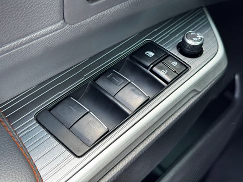 Used 2023 Toyota Sienna XSE image 18