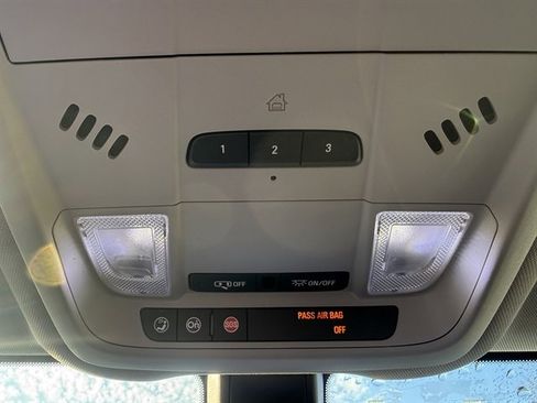 Used 2019 Chevrolet Equinox Premier AWD/4WD image 21