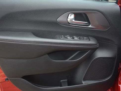 New 2026 Chrysler Voyager LX image 11