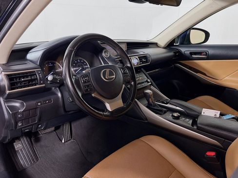 Used 2018 Lexus IS 300 AWD w/ Comfort Package image 9