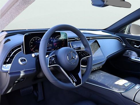 New 2026 Mercedes-Benz E 350 4MATIC Sedan image 19