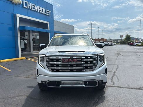 Used 2022 GMC Sierra 1500 Denali w/ Denali Reserve Package AWD/4WD image 8