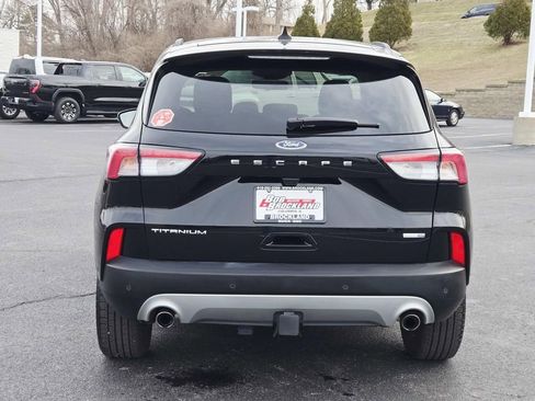Used 2020 Ford Escape Titanium image 4