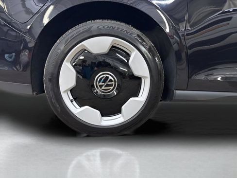 New 2025 Volkswagen ID. Buzz Pro S image 25