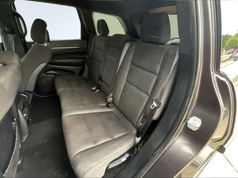 Used 2020 Jeep Grand Cherokee Laredo image 32