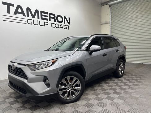 Used 2020 Toyota RAV4 XLE Premium FWD image 1