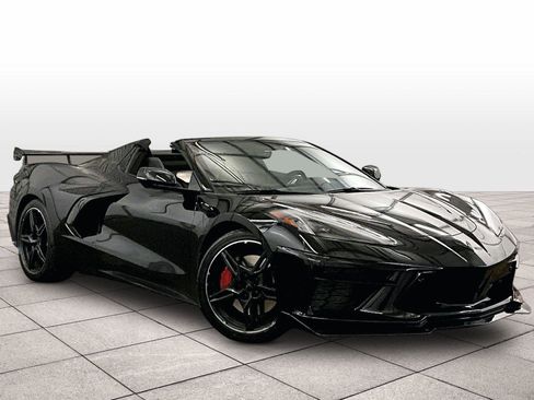 Used 2022 Chevrolet Corvette Stingray Premium Conv w/ Z51 Performance Package RWD image 2