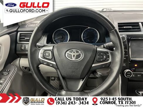 Used 2017 Toyota Camry XLE w/ Moonroof Package FWD image 13