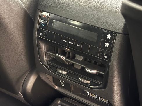 Used 2024 Jeep Grand Cherokee L Limited AWD/4WD image 20
