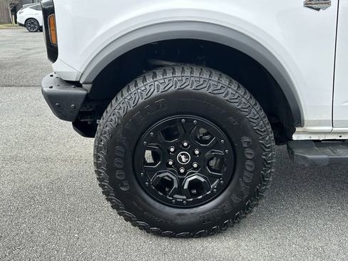 Used 2024 Ford Bronco Wildtrak image 12