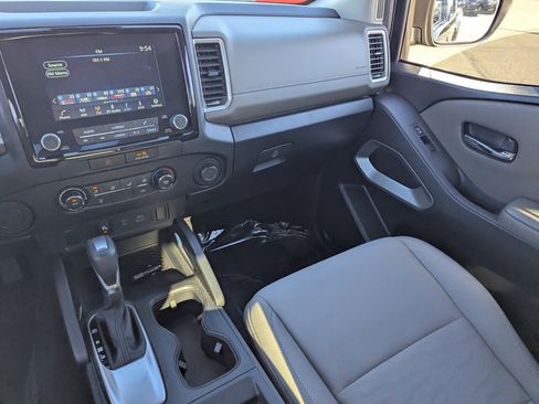 Certified 2022 Nissan Frontier SV w/ Technology Package image 19