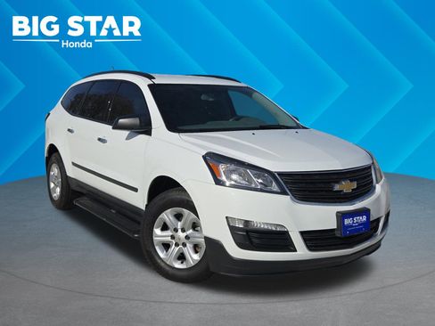 Used 2017 Chevrolet Traverse LS image 1