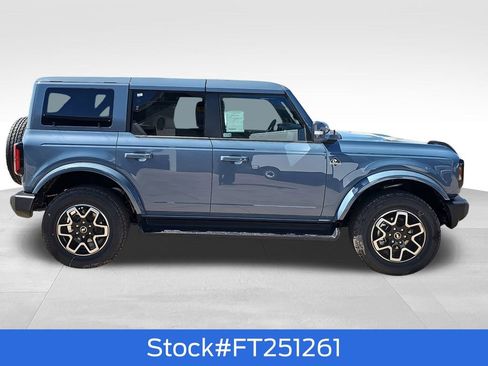 New 2025 Ford Bronco Outer Banks image 2