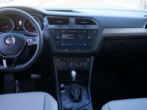 Certified 2021 Volkswagen Tiguan SE w/ Panoramic Sunroof Package image 13