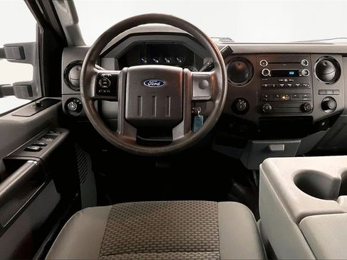 Used 2015 Ford F250 XL w/ Power Equipment Group image 8