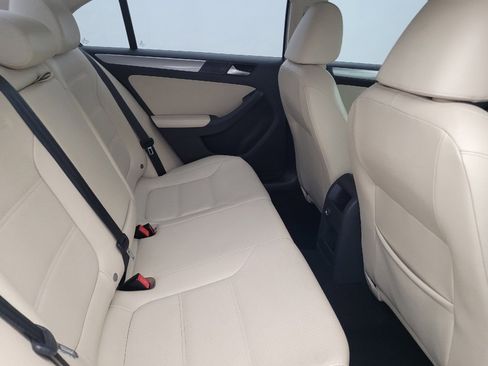 Used 2017 Volkswagen Jetta SE FWD image 19