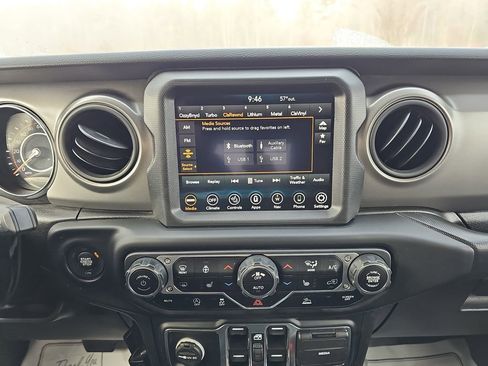 Used 2022 Jeep Wrangler Unlimited Sport image 26