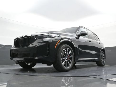 New 2026 BMW X5 xDrive40i w/ M Sport Package AWD/4WD image 23