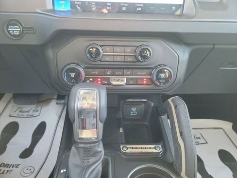 New 2025 Ford Bronco Badlands image 19