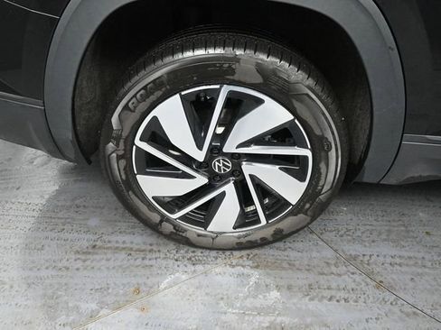 Used 2025 Volkswagen Atlas SE AWD/4WD image 13