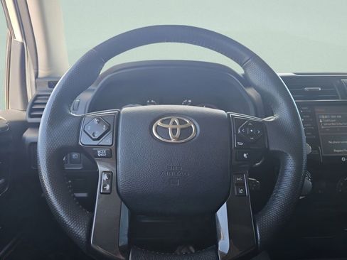 Used 2021 Toyota 4Runner Venture w/ Moonroof Package image 33