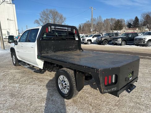 Used 2024 Chevrolet Silverado 2500 LT w/ Convenience Package image 3