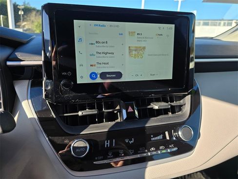 Certified 2025 Toyota Corolla LE image 25