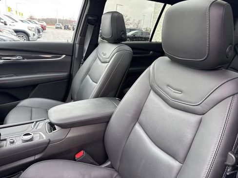 Used 2023 Cadillac XT6 Sport w/ Technology Package image 15