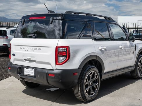 Used 2025 Ford Bronco Sport Outer Banks w/ Outer Banks Tech Package+ AWD/4WD image 11