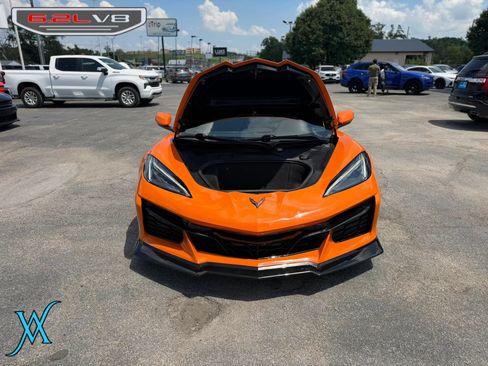 Used 2022 Chevrolet Corvette Stingray Convertible w/ Z51 Performance Package RWD image 32
