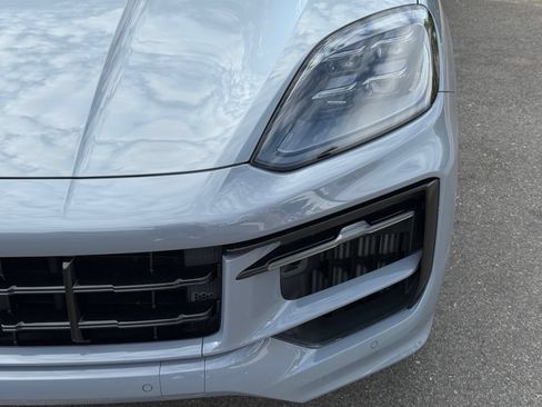 Certified 2024 Porsche Cayenne S AWD/4WD image 11