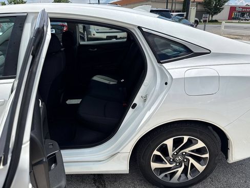 Used 2018 Honda Civic EX image 12