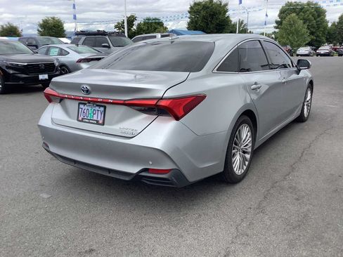 Used 2022 Toyota Avalon Limited w/ Advanced Safety Package FWD image 6