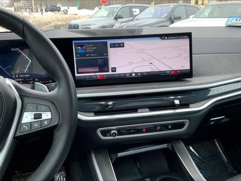 Used 2024 BMW X5 xDrive40i w/ Premium Package image 7