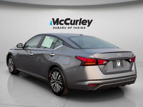 Used 2024 Nissan Altima 2.5 SV FWD image 7
