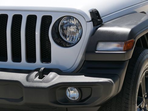 Used 2021 Jeep Wrangler Unlimited Sport AWD/4WD image 8
