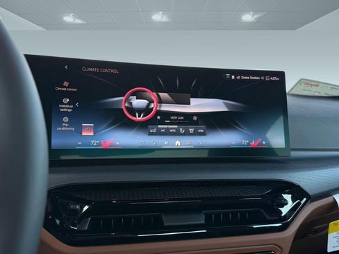 New 2026 BMW 330i Sedan w/ M Sport Package image 28