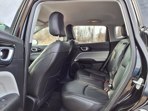 Used 2022 Jeep Compass Limited image 27