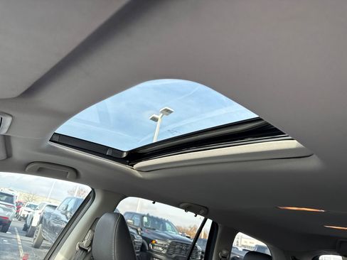 Used 2022 Honda Pilot Black Edition image 16