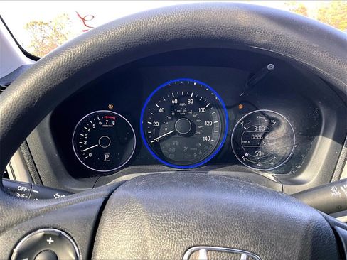 Used 2022 Honda HR-V LX image 14