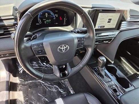 Used 2025 Toyota Camry SE FWD image 10