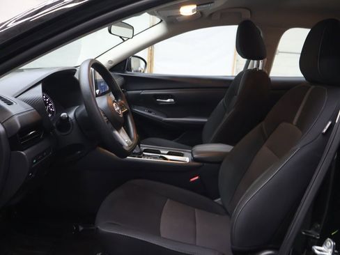 Used 2025 Nissan Sentra SV FWD image 17