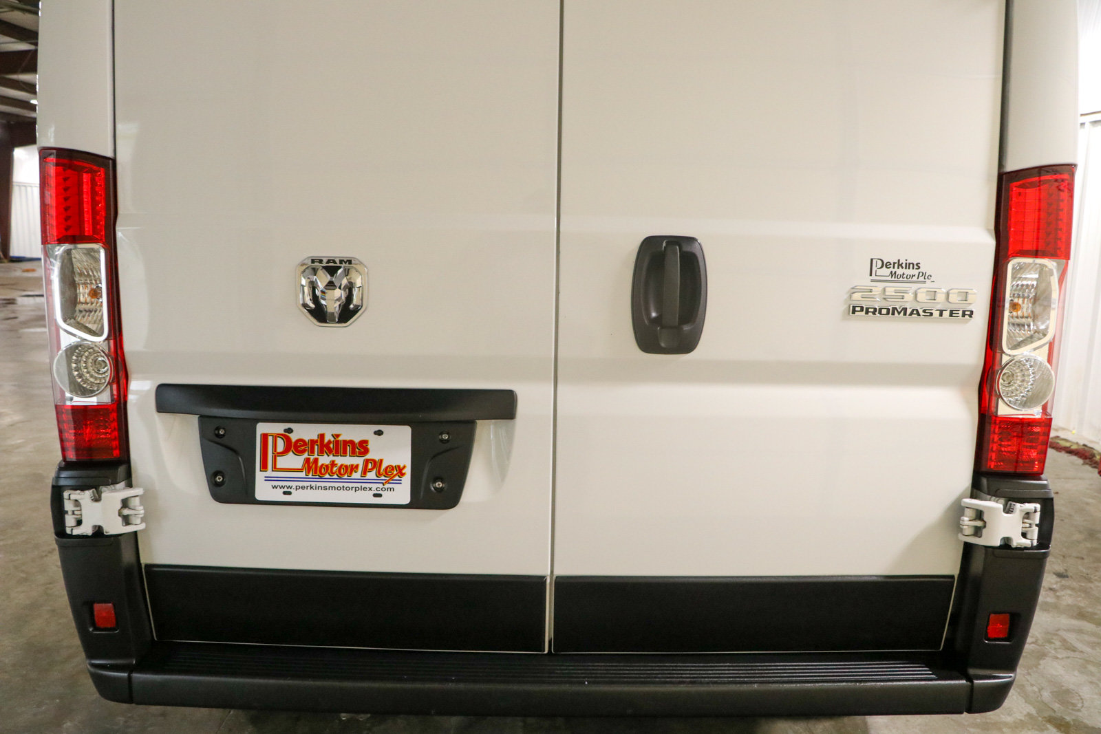 Used 2024 RAM ProMaster 2500 w/ Convenience Group FWD image 7