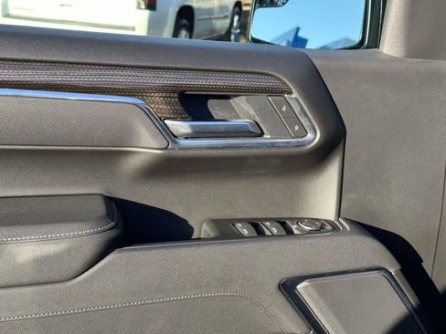 Used 2025 Chevrolet Silverado 1500 LT image 12