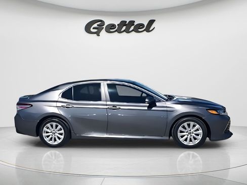Used 2019 Toyota Camry LE image 9