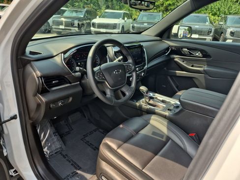 Certified 2023 Chevrolet Traverse RS w/ LPO, Floor Liner Package AWD/4WD image 11