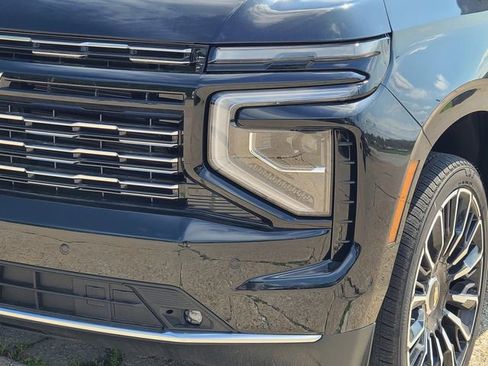New 2025 Chevrolet Suburban High Country image 11
