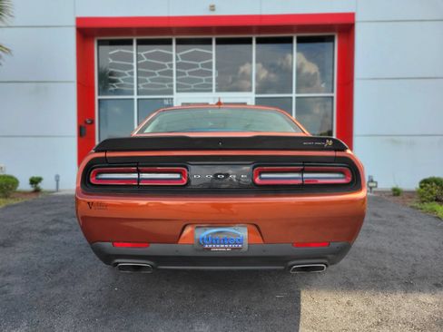 Used 2022 Dodge Challenger R/T Scat Pack RWD image 5