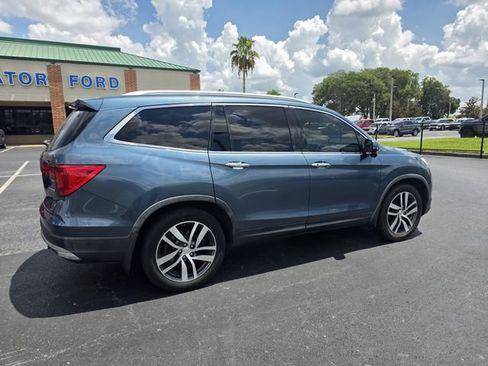 Used 2017 Honda Pilot Touring image 5