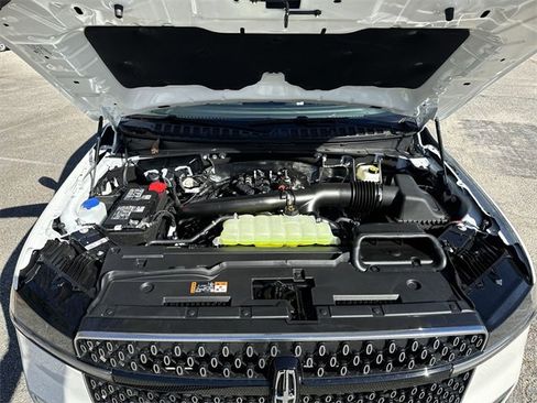 New 2025 Lincoln Navigator L Reserve image 28